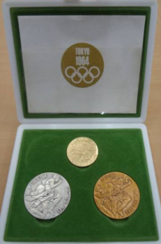 東京オリンピック　記念メダル